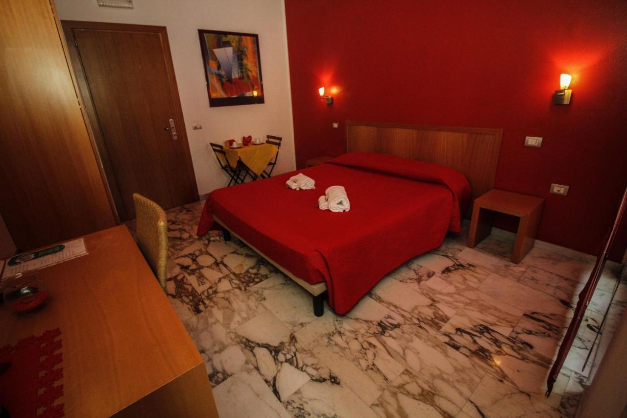Hotel I Colori Sant'Antioco Luaran gambar