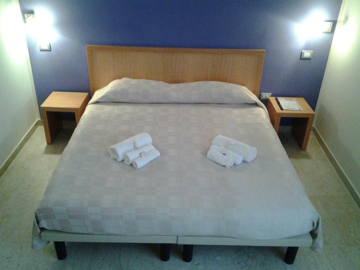 Hotel I Colori Sant'Antioco Luaran gambar